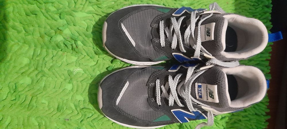 Фірмові кросівки NB