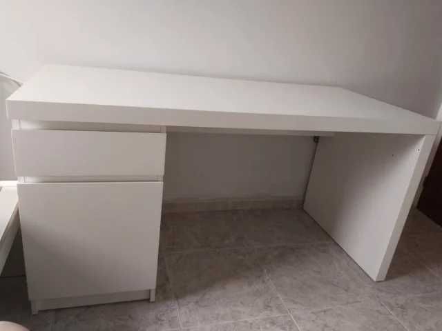 Secretária IKEA Malm