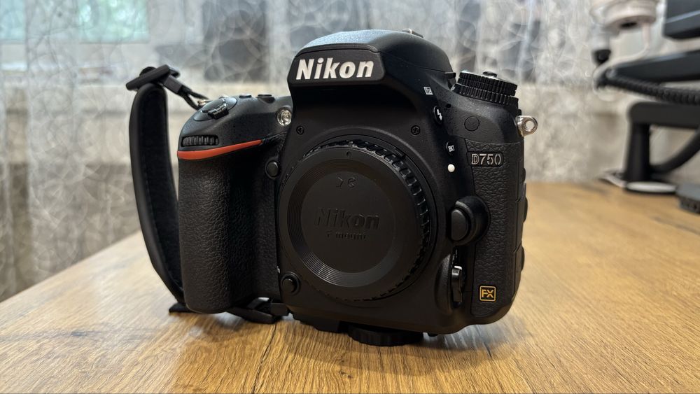 Фотоаппарат Nikon D750 FX (стан нового)