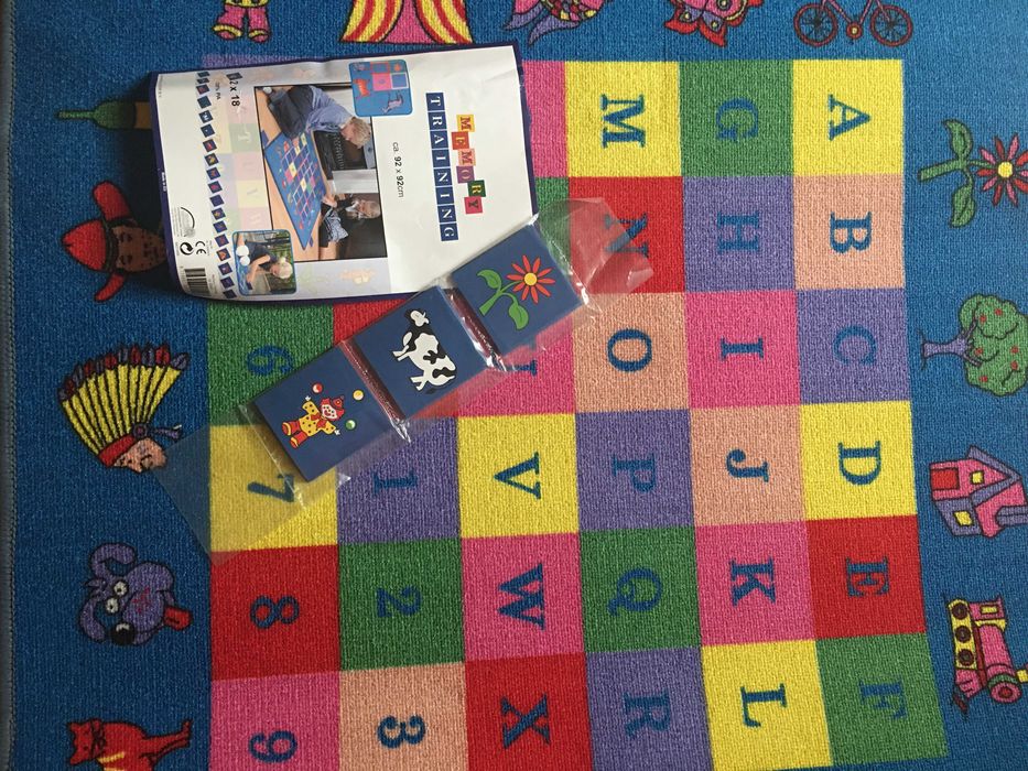 dywanik dywan dla dzieci 92x92 cm ćwiczenie pamięci interaktywny
