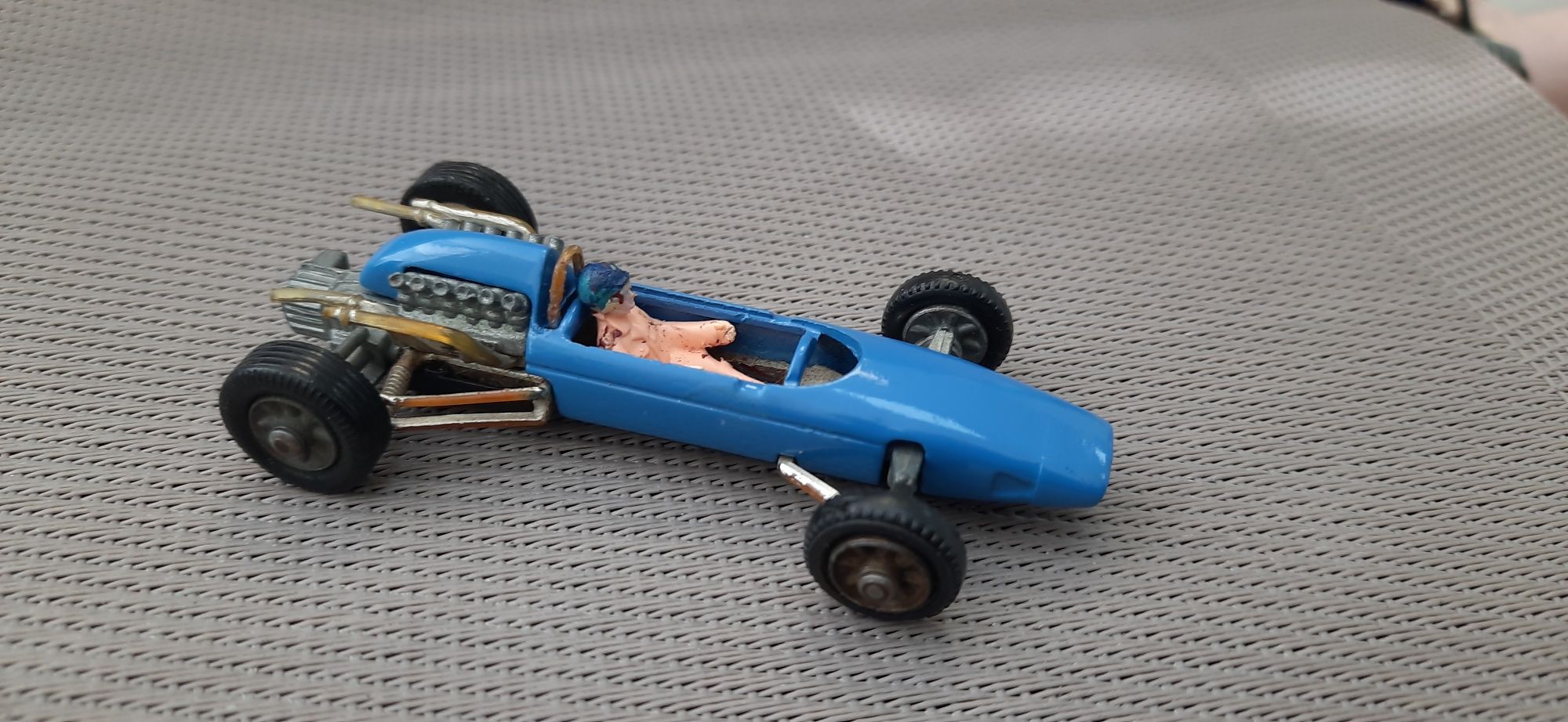 Машинка модель Cooper-Maserati formula 1 corgi