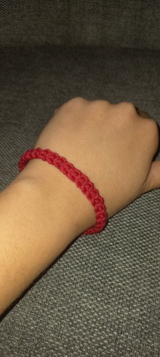 Браслет із червоної вовняної нитки 100грн за вашим розміром