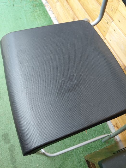 Hoker krzesło wysokie z oparciem