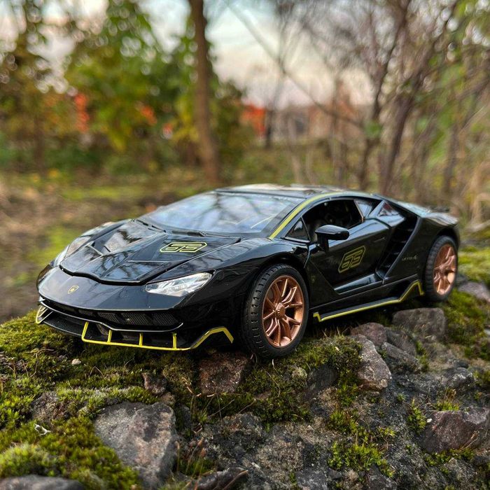 Металева Колекційна модель 1:24 Lamborghini  з підсвіткою фар, звуком