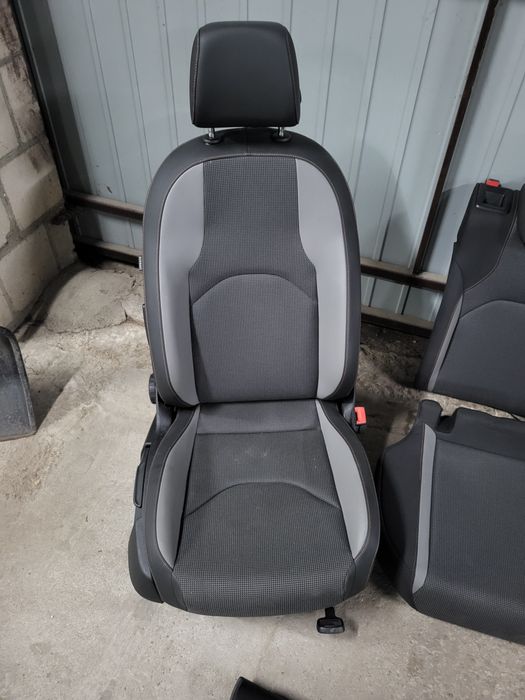 Seat Leon 3 Kombi Fotele Boczki Półskóry