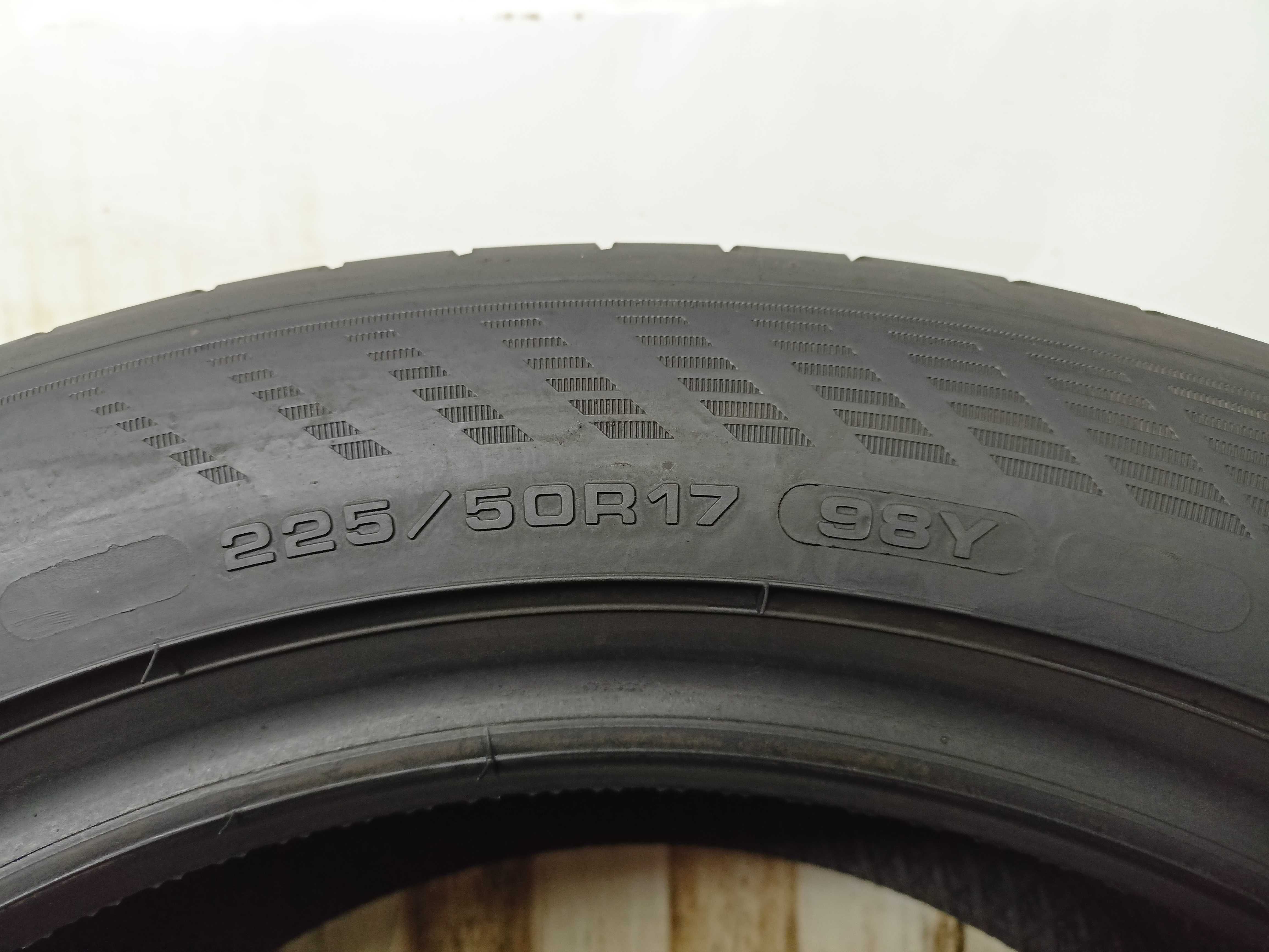 Goodyear Eagle F1 225/50/17 24r. 98Y 2x7,1mm 2x6,8mm (1902)