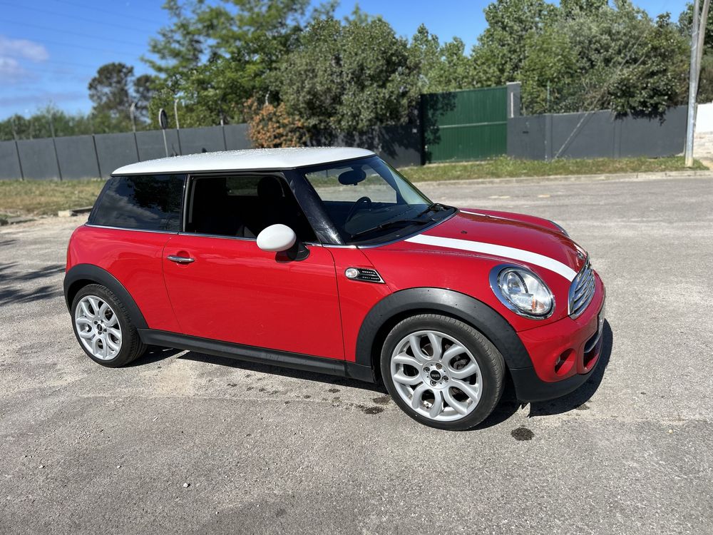 Mini cooper D 1600. 2013