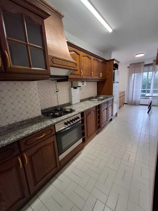 Arrenda-se T2 Duplex Mobilado no Centro de Ílhavo – Urb. Plenicoop