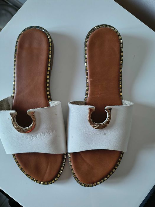 Sprzedam damskie klapki