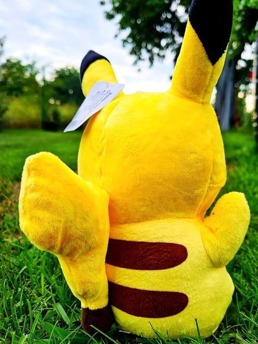 Nowa maskotka pluszak Pikachu z Pokemonów zabawki