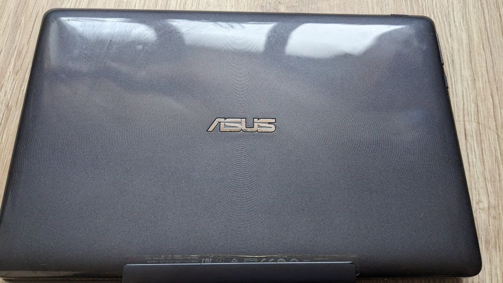 Продам ноутбук-планшет трансформер Asus