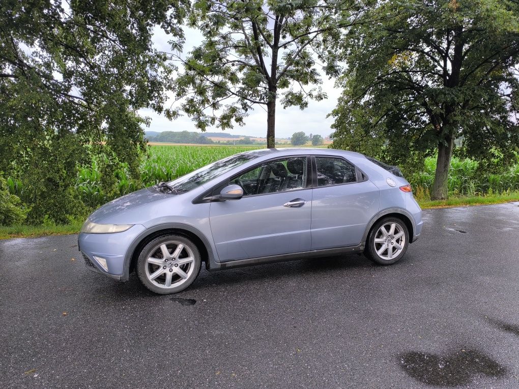 Honda Civic VIII  2.2 ictdi