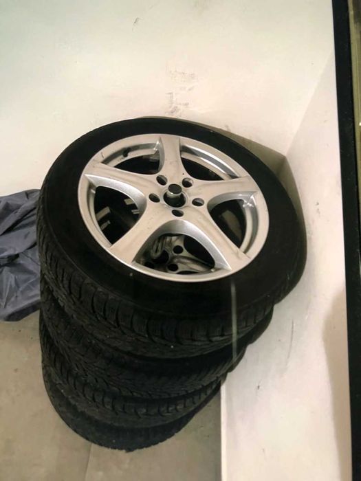 Koła felgi i opony zimowe 215/55/R17 Nokian Toyota Verso