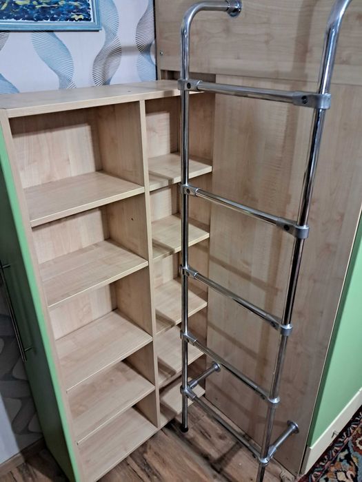 Ліжко-горище, робоче місце, шафа з шухлядами