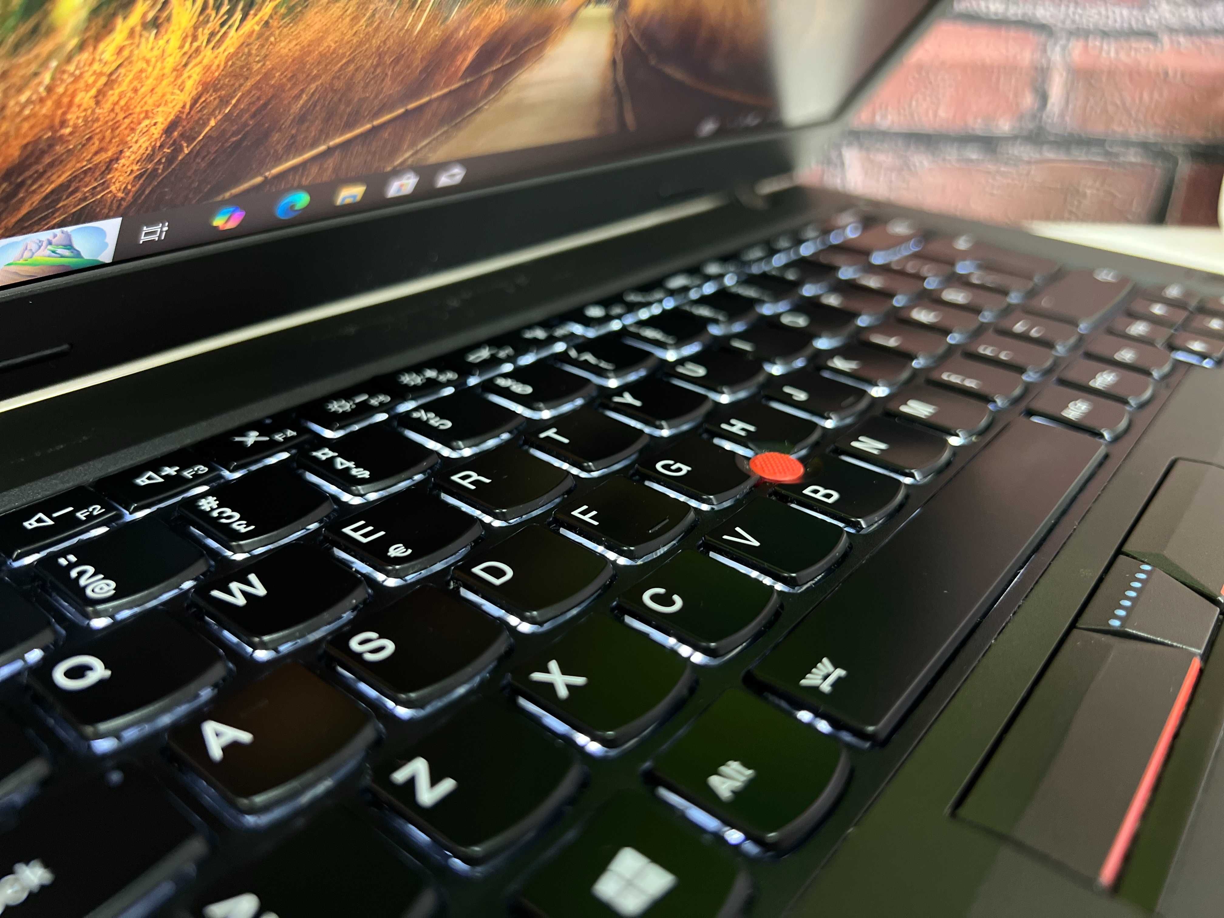 NVIDIA 940MX (2GB)·Lenovo ThinkPad T460p·i7-6820HQ·8GB+SSD256GB·14"IPS