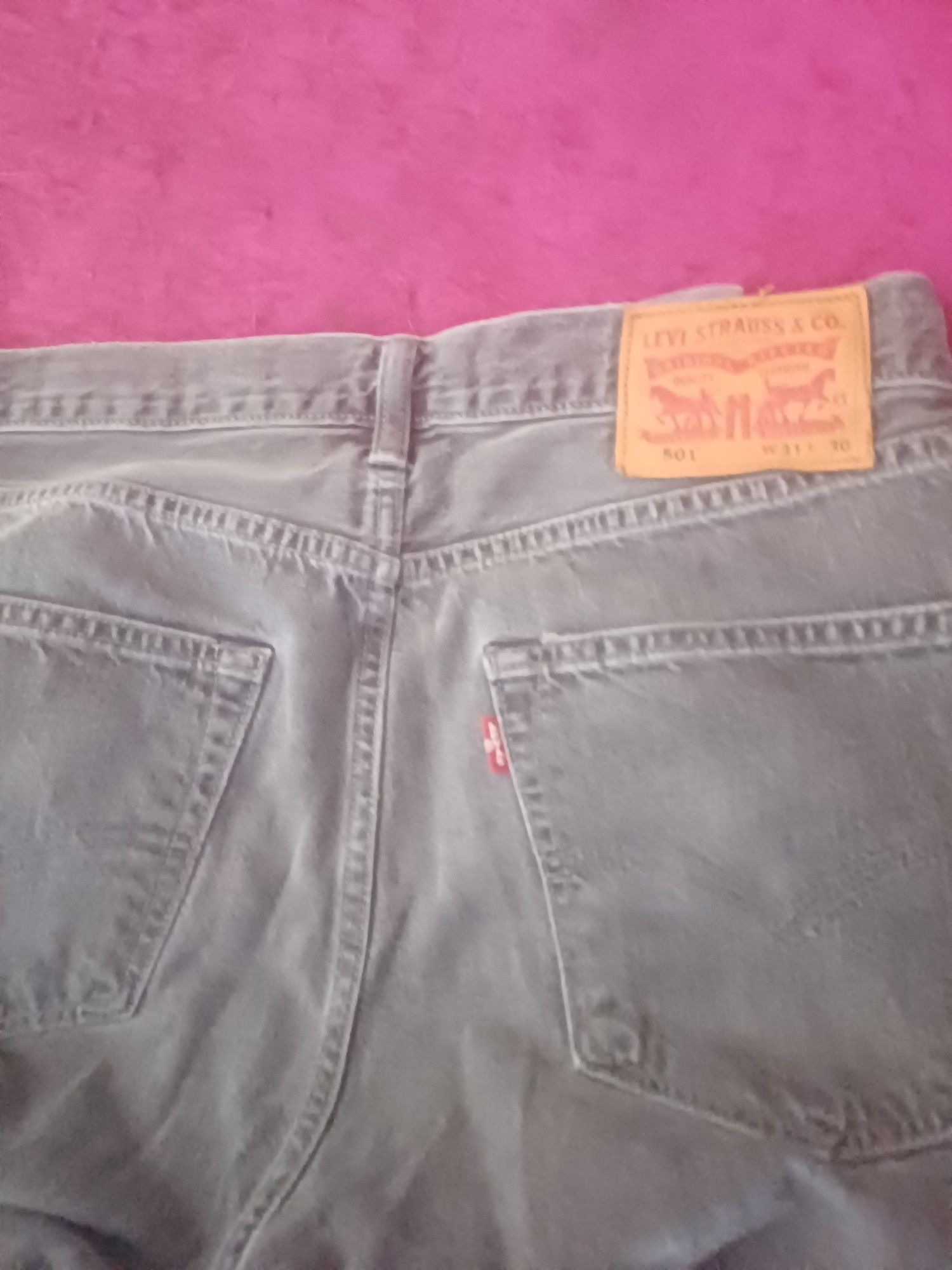 Calças  Levis Strauss  Cinza