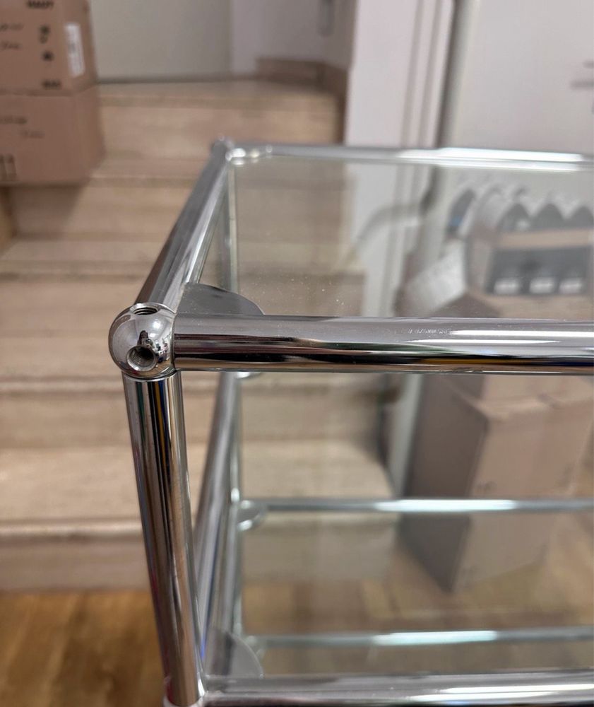 Usm haller szklany regał