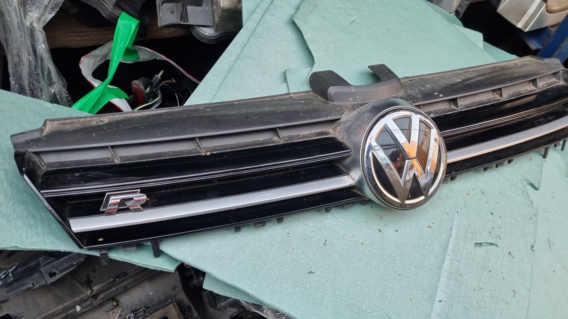 VW Golf 7 R R-ka 2.0 TFSI CJX Pas Przedni Belka Chlodnice Wentylatory
