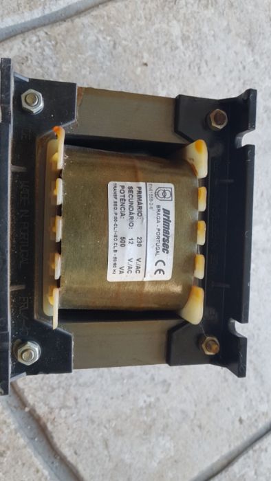 Transformador 230 volts AC para 12 V AC