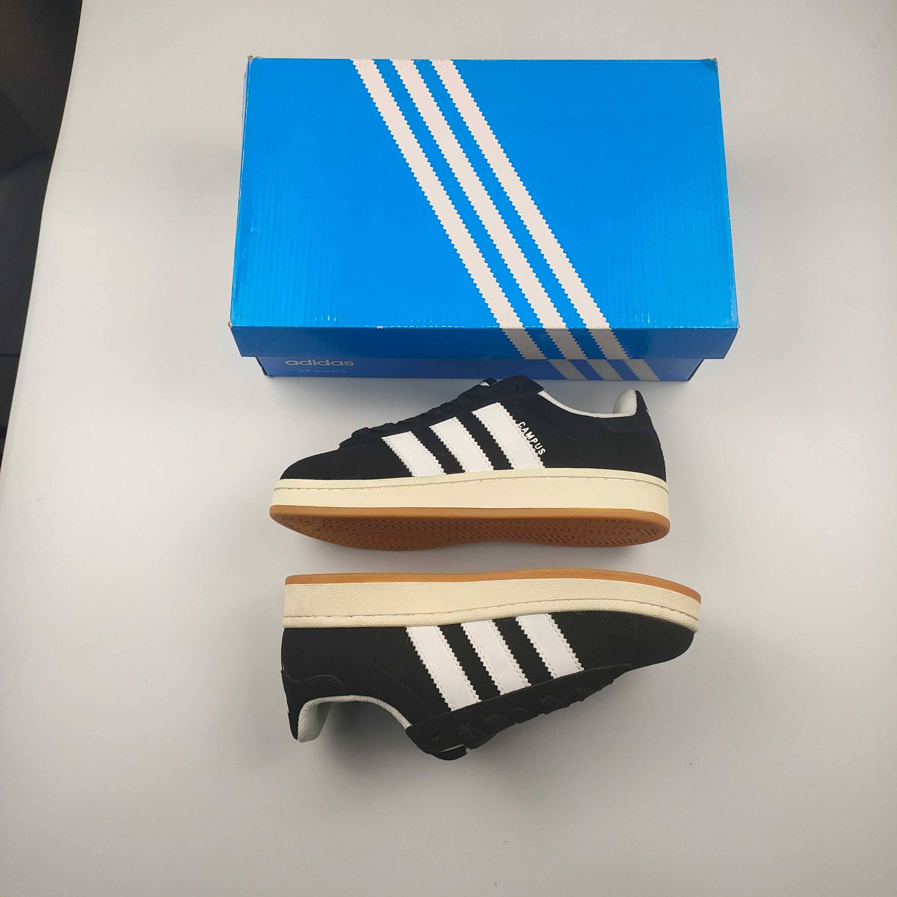 Adidas Campus 00s