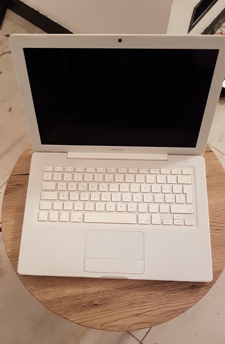 Apple MacBook A1181