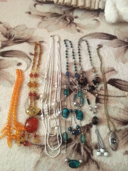 Бусы продам