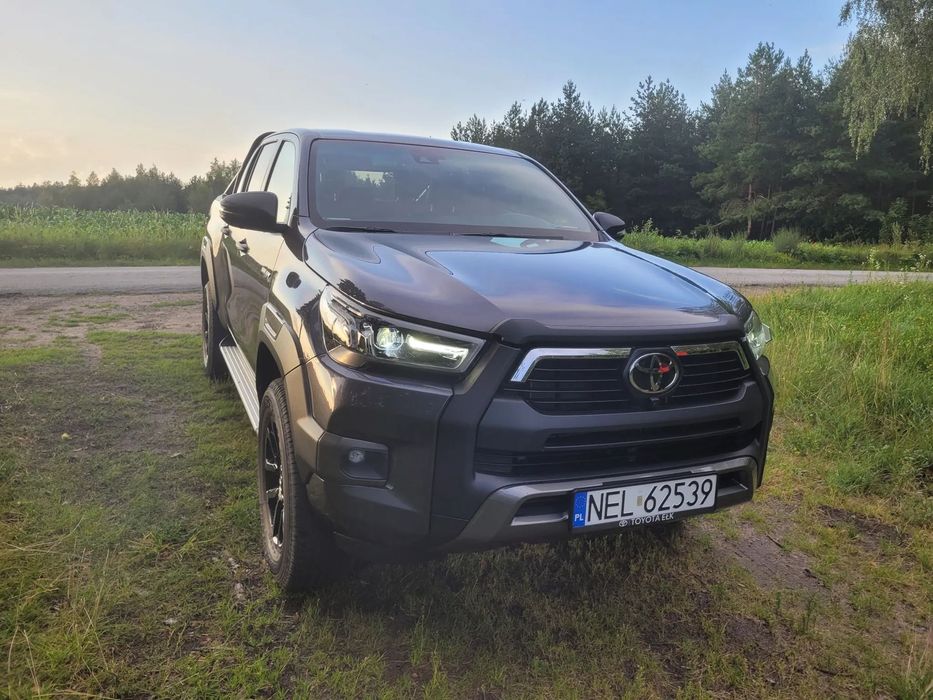 Toyota Hilux Toyota Hilux INVINCIBLE 2,8 automat cesja
