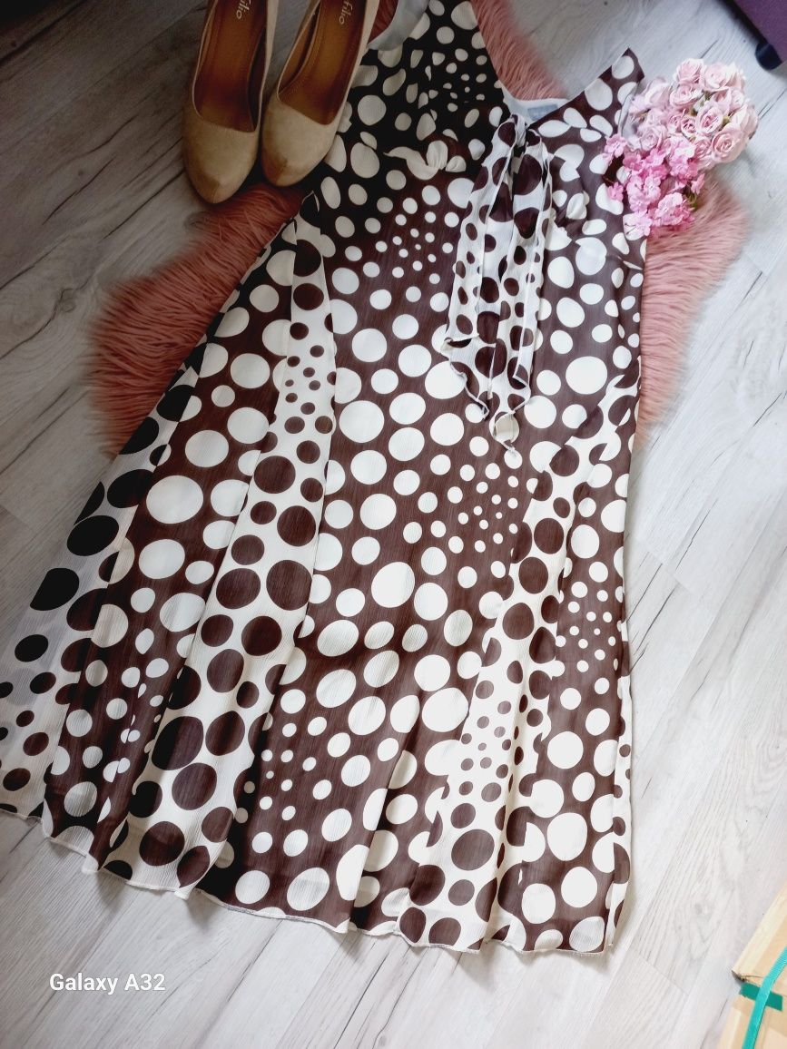 Elegancka zwiewna sukienka xl w groszki