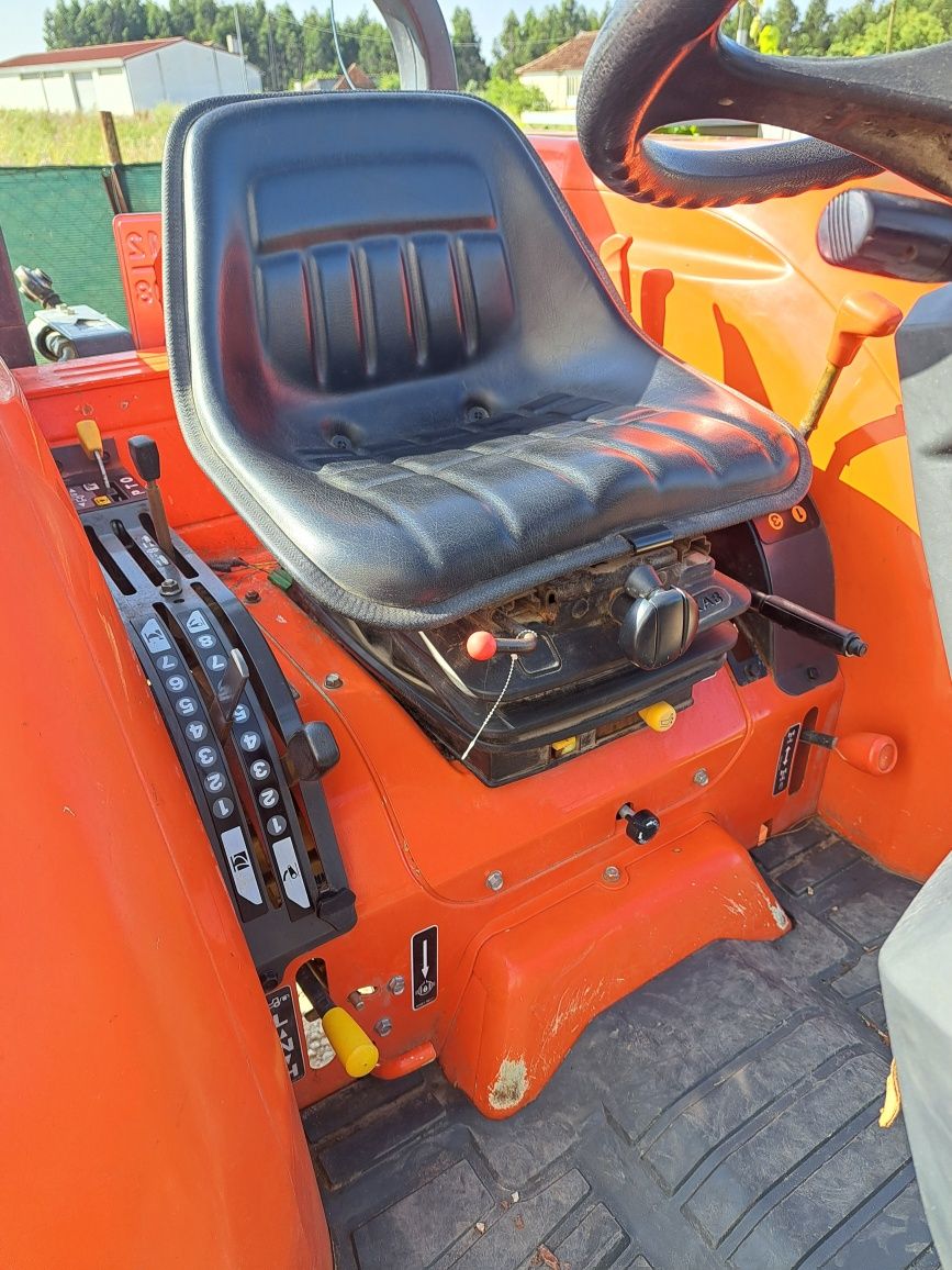 Trator Kubota L3540 com 660 horas