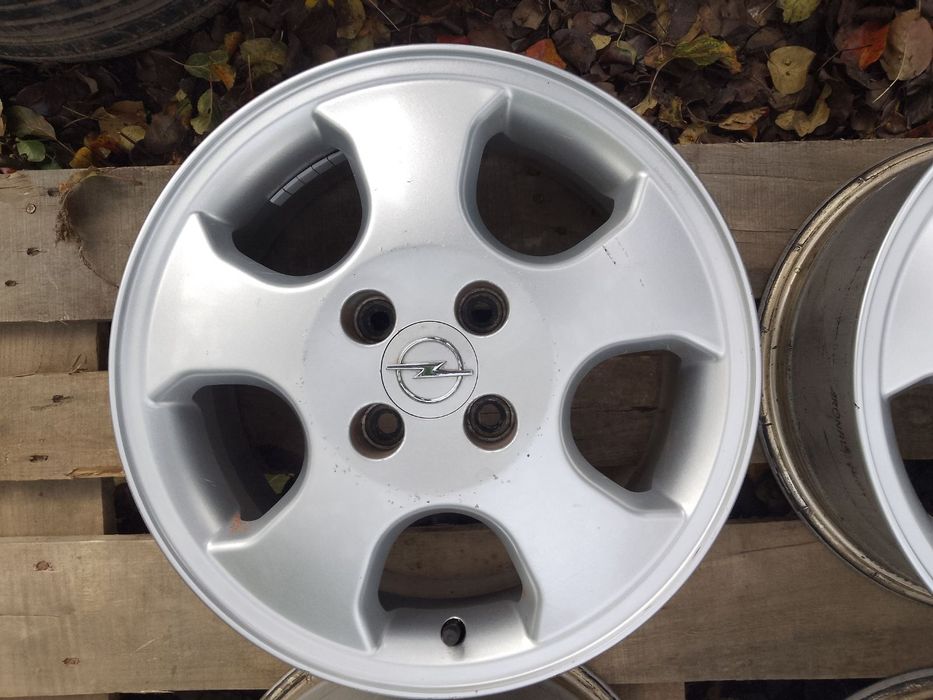 Диски Опель 4*100/R15/6J/ET-49/ЦО 56.6, з Німеччини, в гарному стані.