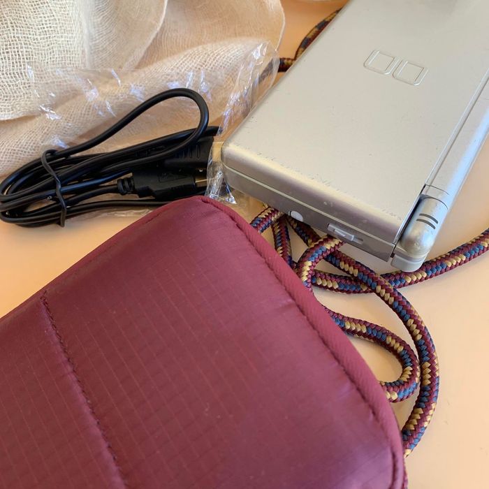 Портативна приставка Nintendo DS Lite, стілус, гра шнур зарядки, сумка