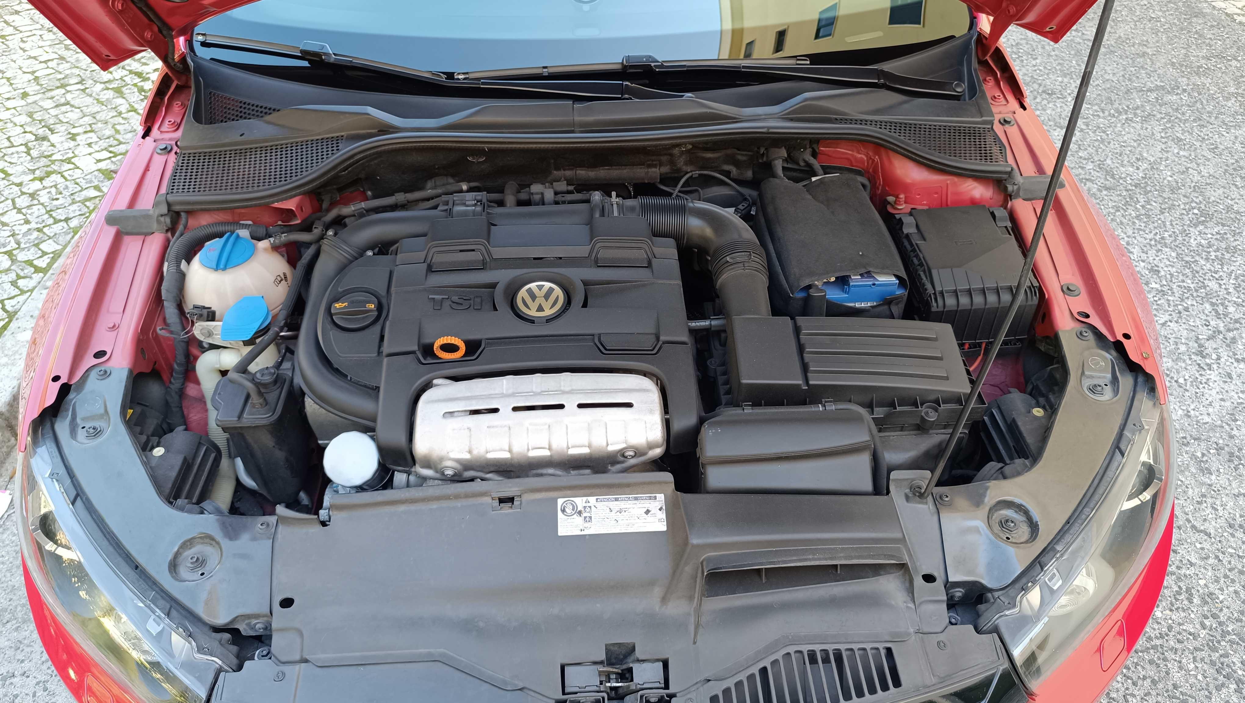 VW Scirocco 1.4 TSI R-Line Cx. Aut DSG - Nacional! Oportunidade Única!