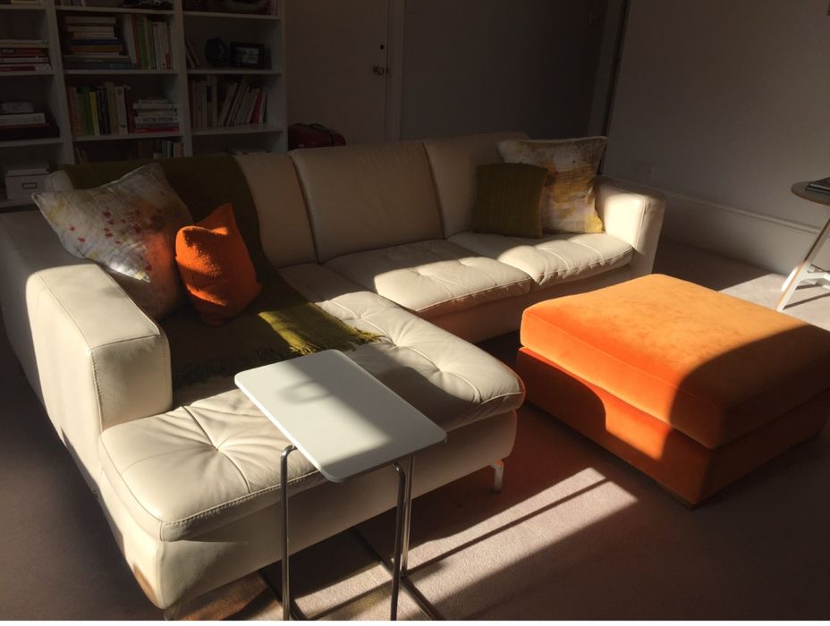 Sofá Natuzzi/Divani em pele bege com chaise longue – Caxias