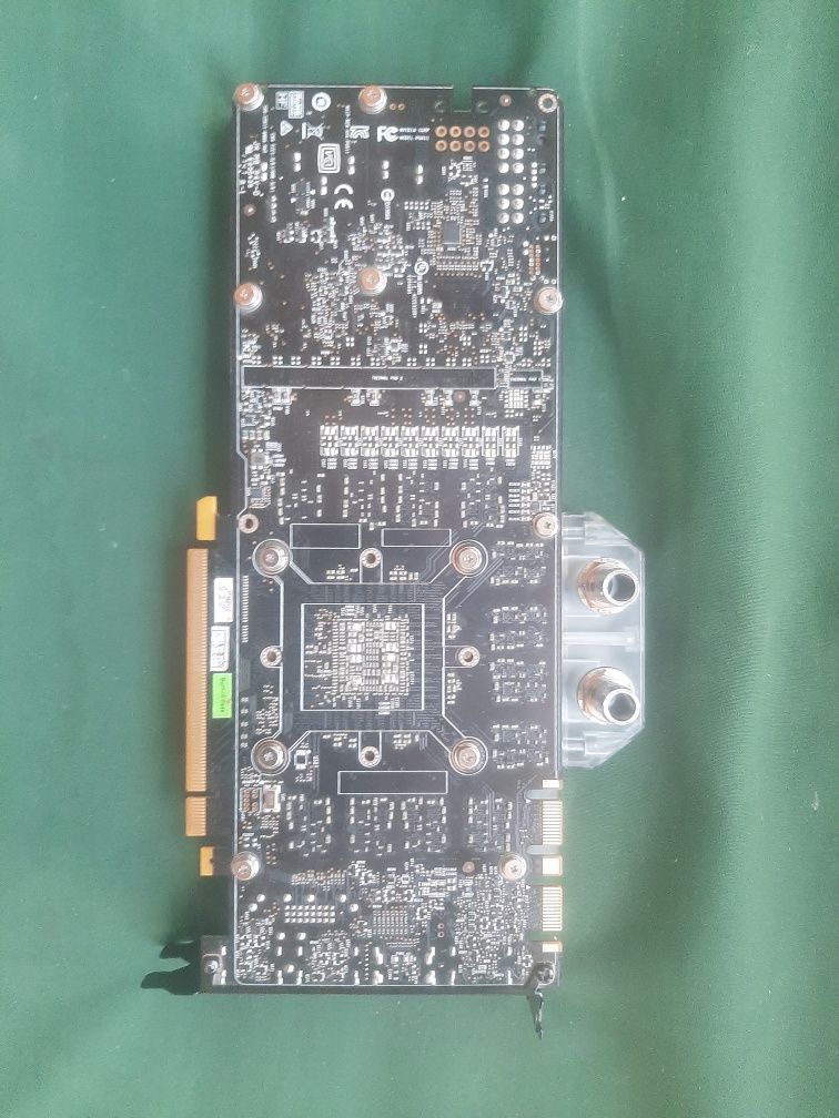 Продам відеокарту GTX 1080 Ti 11GB з водоблоком (під СВО)