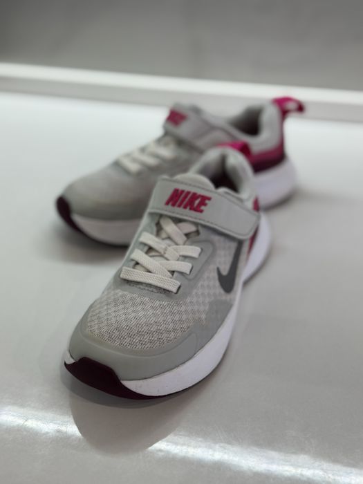 Кроссовки Nike 26,5 размер 16,5 см стелька