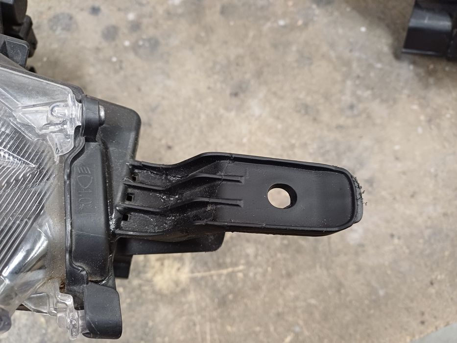 TOYOTA YARIS CROSS Reflektor Lewy Lampa Lewa Przednia Przód EUROPA