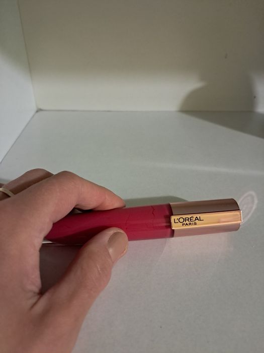 L'Oréal Paris Brilliant Signature Plump-In-Gloss