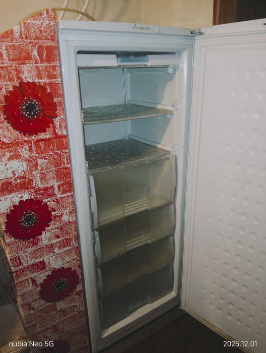 Продам морозильну камеру KRISTAL