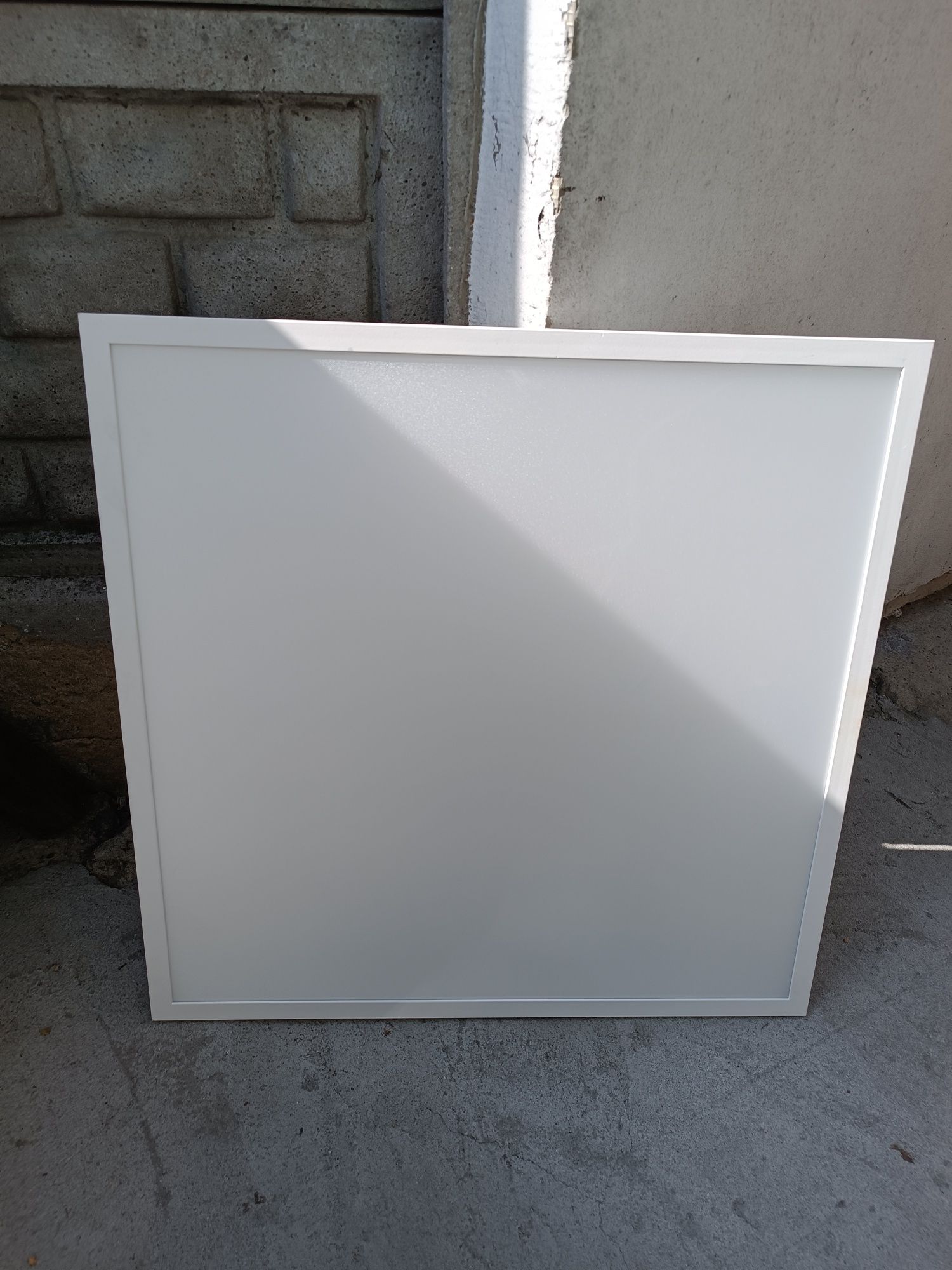 Lampa sufitowa LED