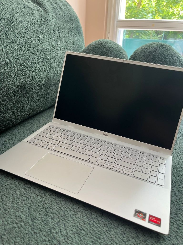 Laptop Dell P1F02 i Drukarka HP DeskJet 2710e All-in-One
