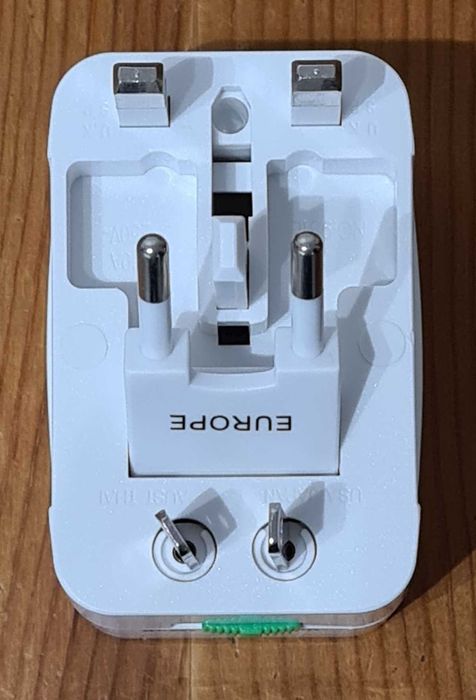 Adaptador de Tomada de Viagem NOVO!