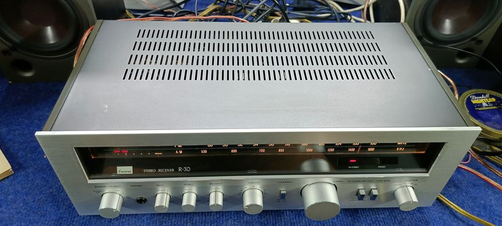 Sansui R30 amplituner