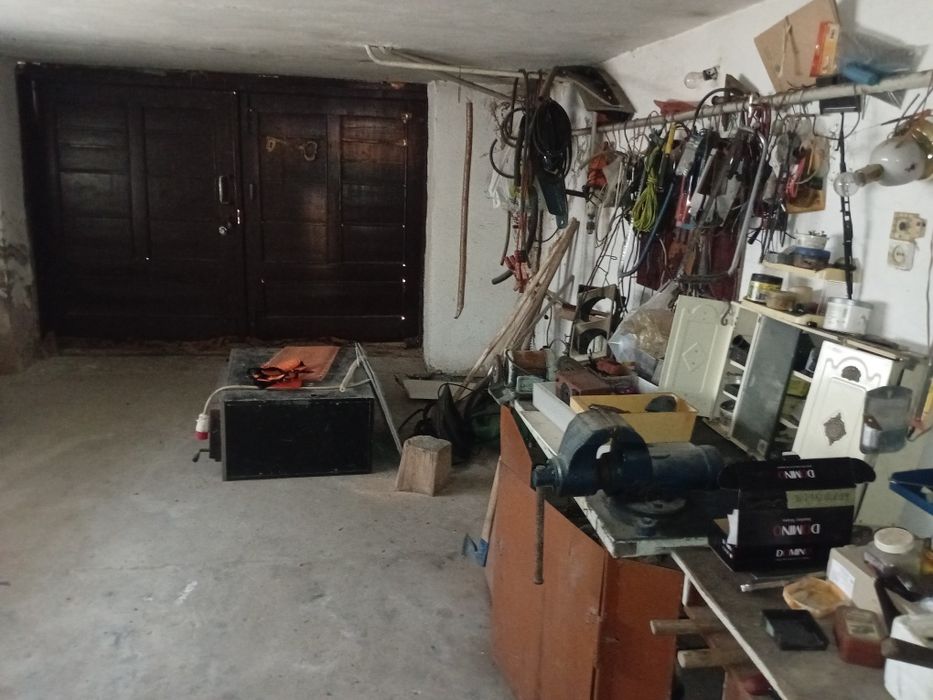 Будинок в тихому районі міста Берегове, зручна локація