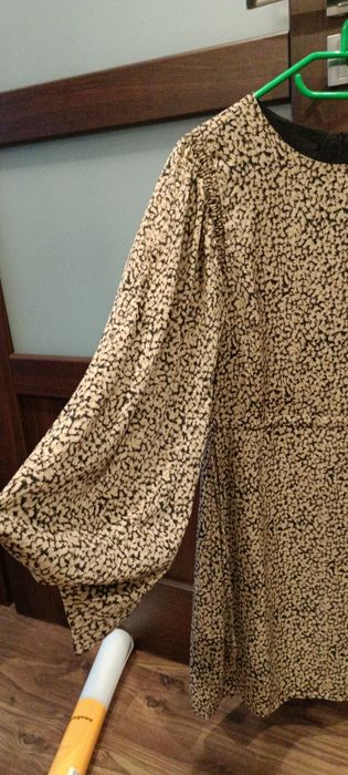 Piękna sukienka w zwierzęcy print XS