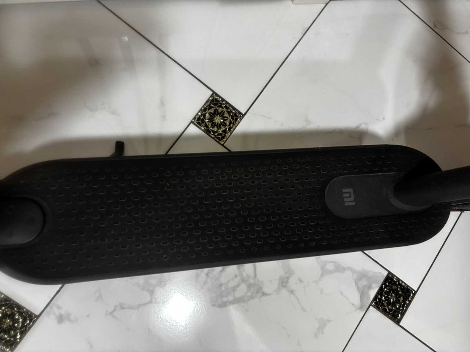 Продам Електросамокат Xiaomi Mi Electric Scooter Pro 2 Black
