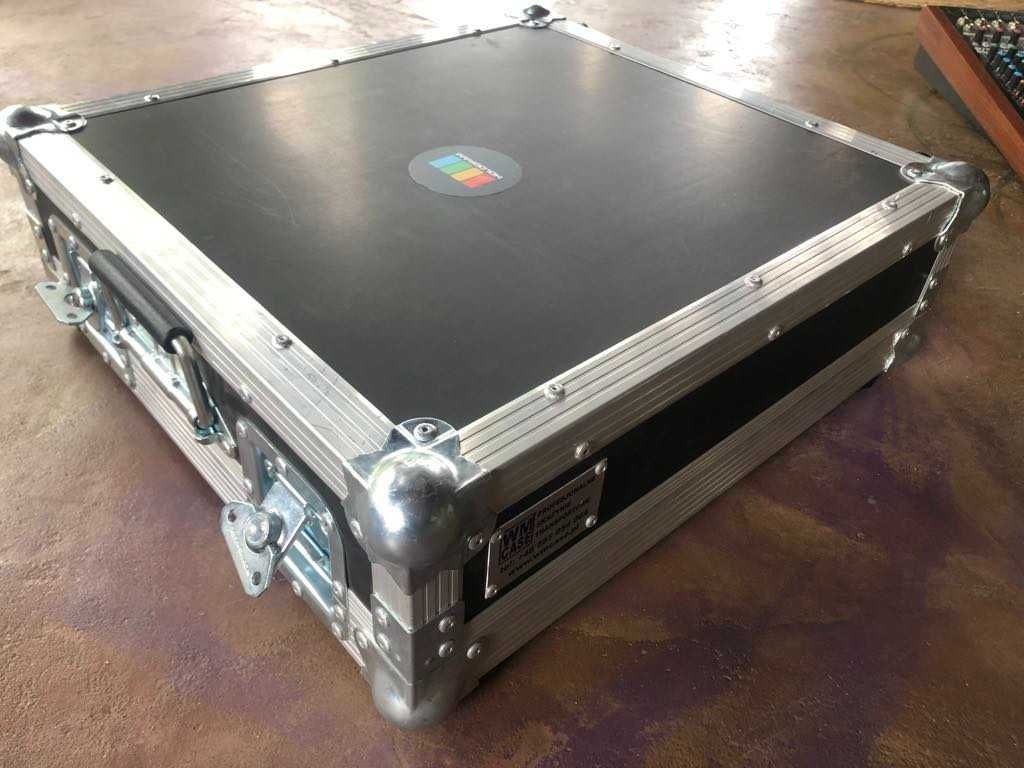 Tascam Model 16  i Case