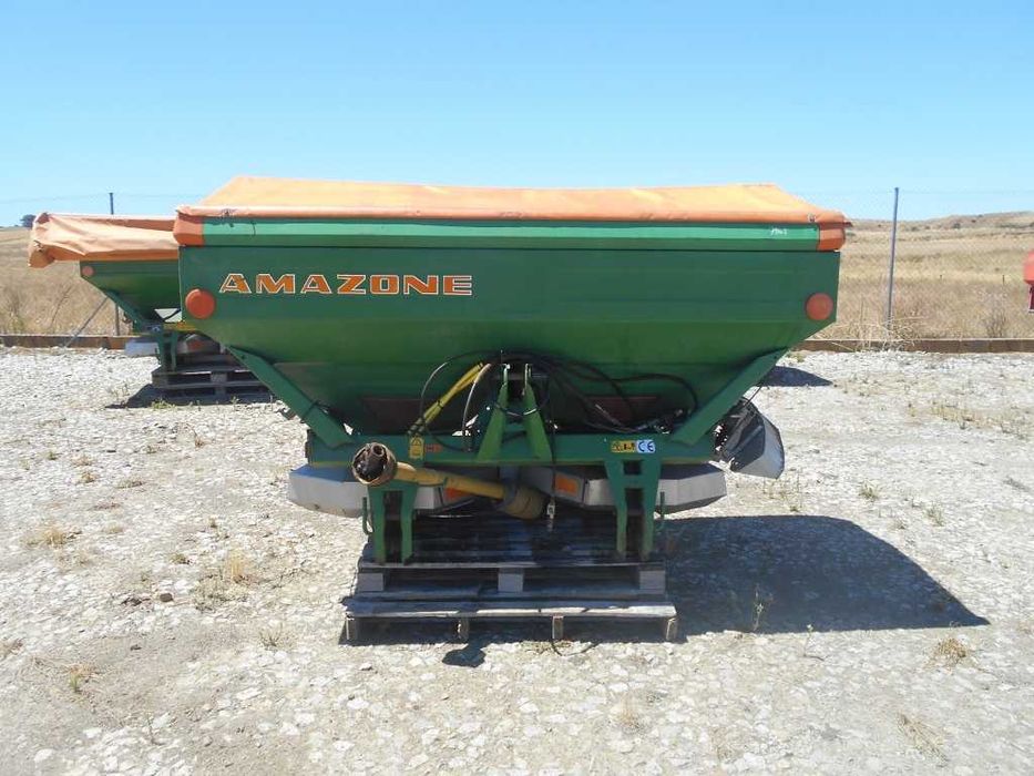 Espalhador de adubo Amazone 2.000L