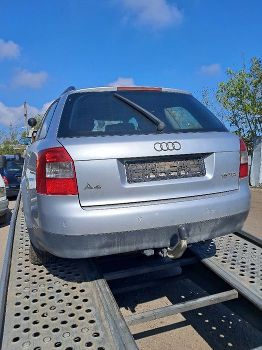 Lampa tył audi a4b6 kombi