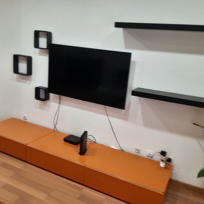 Mobília de sala ( movel TV com prateleiras)