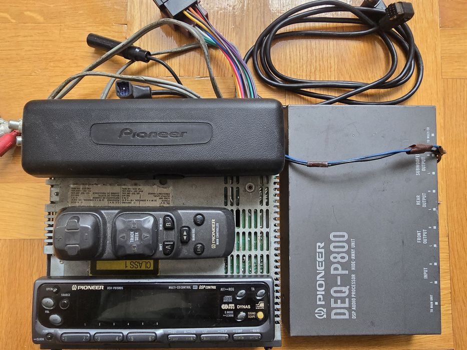 Fajny zestawik Pioneer Deh-P815RDS + DEQ-P800